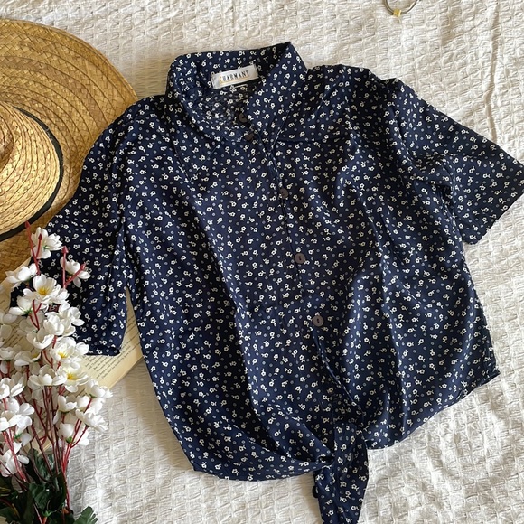 FLAT Rs. 500/- Summer crop top with printed tie knot detail - Picture 2 of 5